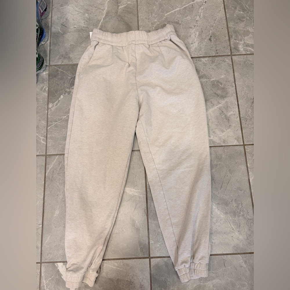 EUC like new Varley S heathered oatmeal active joggers